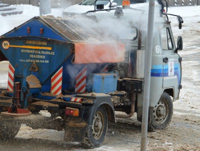 В Твери за ночь на дорогах разбросали почти 700 тонн пескосоляной смеси  - Новости ТИА