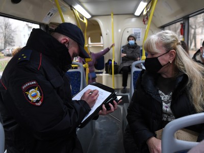 За шесть дней в тверских автобусах оштрафовали 80 пассажиров без масок - Новости ТИА