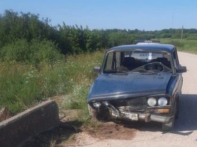 В Тверской области пьяный водитель протаранил ограждение моста - Новости ТИА