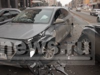 В Твери столкнулись три иномарки: показания водителей-участников ДТП сильно разнятся - Новости ТИА