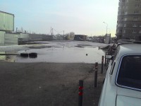 Министерство природных ресурсов и экологии проверило "строительный городок", откуда сливали нечистоты во двор жилого дома - Новости ТИА