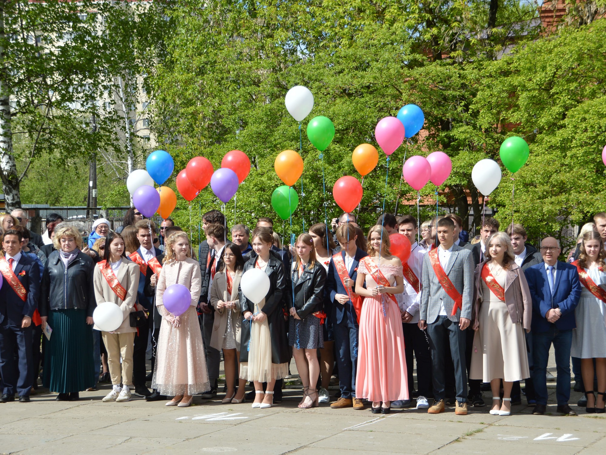 В Твери в этом году одиннадцатый класс закончили 2307 школьников |  25.05.2022 | Тверь - БезФормата