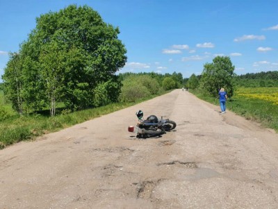 В Тверской области в ДТП пострадали мотоциклист и его пассажирка - Новости ТИА
