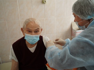 В Твери 96-летний ветеран Иван Кладкевич сделал прививку от коронавируса  - новости ТИА