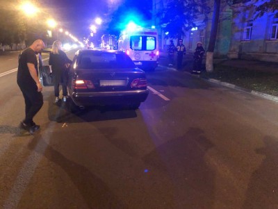 В Твери ночью сбили мужчину и женщину, перебегавших дорогу вне перехода - Новости ТИА