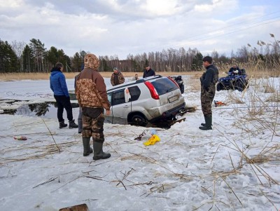 В Тверской области внедорожник провалился под лёд - Новости ТИА