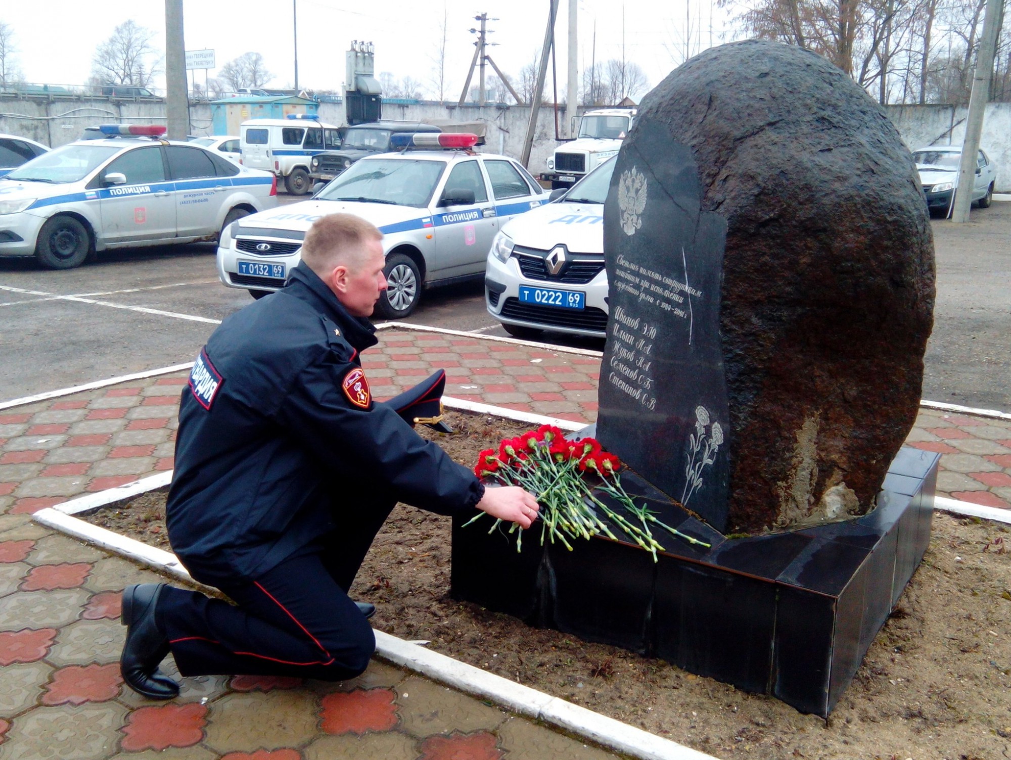 Ворвались в дежурную часть и открыли стрельбу: 20 лет назад преступники  напали на дежурную часть Вышневолоцкого ОВД - ТИА