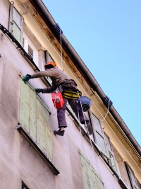В Твери компания-подрядчик при ремонте крыши обманула жильцов почти на полмиллиона рублей  - Новости ТИА