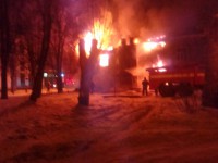 Причину пожара и гибели человека в бараке в Конакове выясняет следственный комитет - Новости ТИА