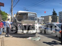 В Твери водитель маршрутки врезался в столб: пострадали семь человек - Новости ТИА