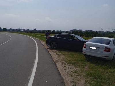 В Тверской области столкнулись две иномарки - автоледи отвлеклась за рулем - Новости ТИА