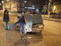Столкновение двух автомобилей на ул. Благоева попало на видеорегистратор - новости ТИА