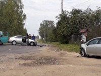 Под Тверью от сильного столкновения с другим автомобилем вспыхнула иномарка  - Новости ТИА