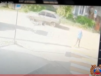 Камеры видеонаблюдения сняли момент наезда на девочку в Тверской области - Новости ТИА