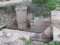 Упавшая в котлован с кипятком и получившая сильные ожоги девочка по-прежнему находится в больнице с мамой - Новости ТИА