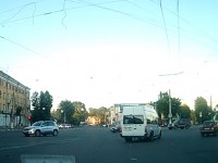 В Твери маршрутка на красный сигнал светофора проехала перекресток - Новости ТИА