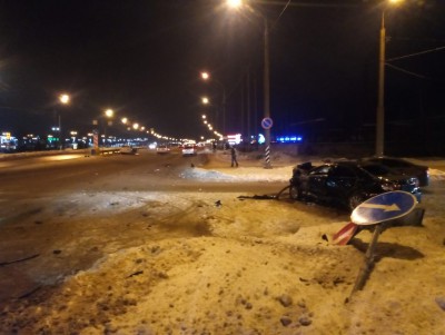 В Твери столкнулись ВАЗ и иномарка: пострадали три человека - Новости ТИА