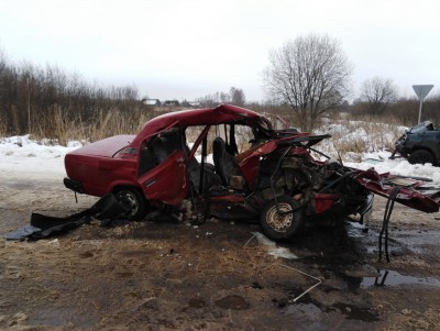 В Тверской области в смертельной аварии погибли два человека - новости ТИА