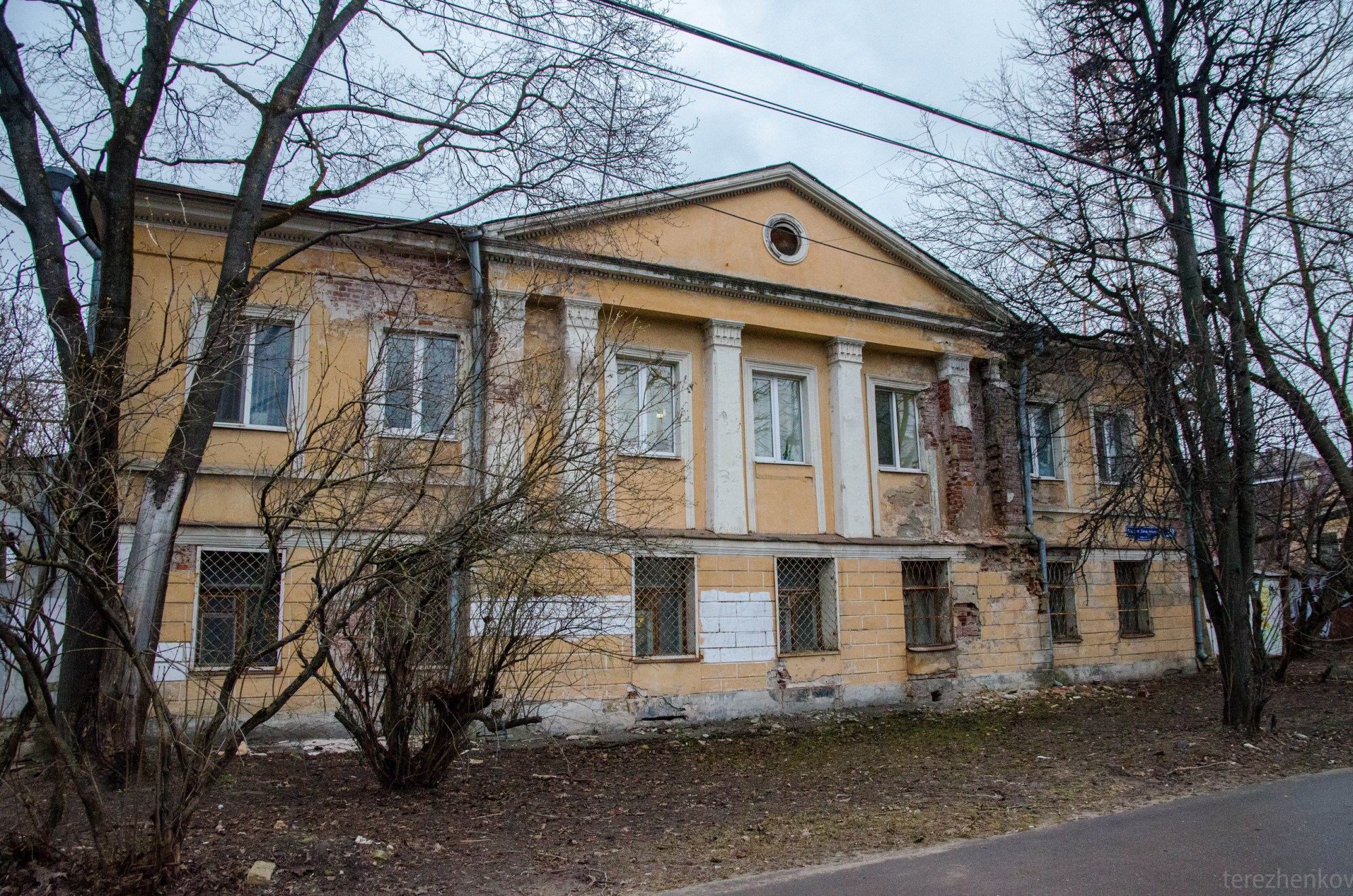 В Твери на улице Андрея Дементьева разрушается усадьба Унковских |  07.04.2021 | Тверь - БезФормата