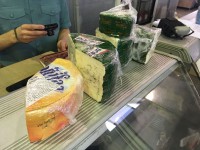 На Центральном рынке в Твери изъяли санкционный сыр - Новости ТИА