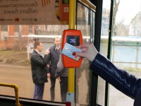 В муниципальном транспорте Твери появилась возможность оплатить проезд бесконтактными банковскими картами - Новости ТИА