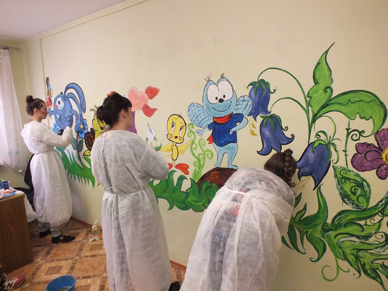 Раскрасить стены в детском саду