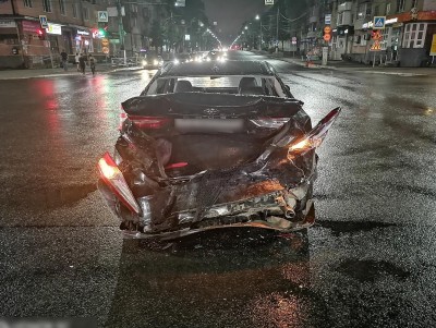 В Твери BMW X5 врезался в Toyota Camry, пострадала 4-летняя девочка - новости ТИА