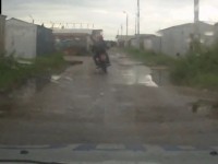 В Твери водитель мотоцикла пытался уехать, а потом сбежать от патруля ДПС - Новости ТИА