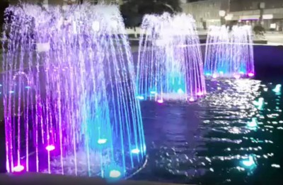 Жители Твери восхищаются подсветкой фонтана на площади Пушкина   - Новости ТИА