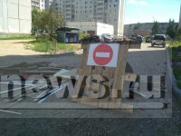 В Твери жители многоэтажки перекрыли въезд во двор из-за потока машин с ул. Суворова  - новости ТИА