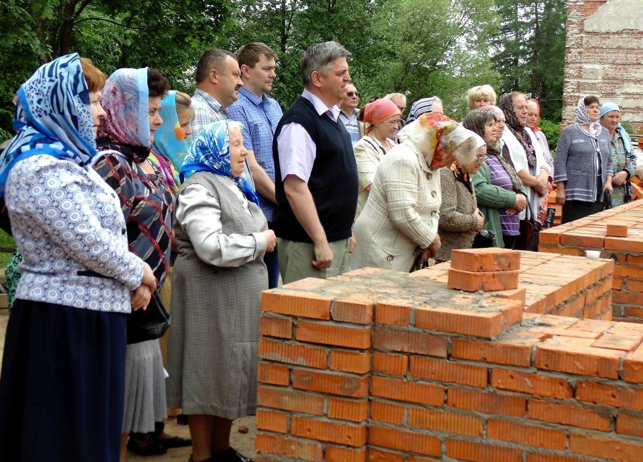 В красном холме на неделю