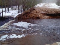 В Тверской области потоки талой воды смыли дорогу  - новости ТИА
