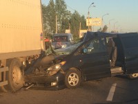 В Тверской области в фуру врезалась легковая Тойота, где было 8 человек - Новости ТИА