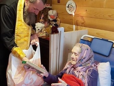 В Тверской области священники посещают прихожан и приносят им продукты - новости ТИА