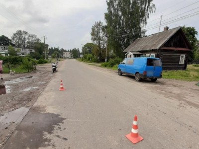 В Тверской области фургон сбил мотоцикл с двумя подростками - новости ТИА