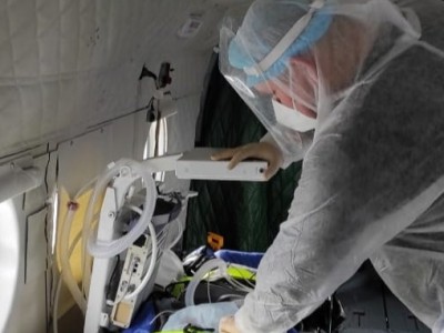 Двух пациентов с COVID-19 доставили на вертолете  в реанимацию ОКБ - Новости ТИА