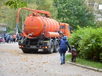   В Твери прочищают ливневую канализацию - Новости ТИА