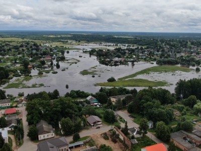 Река Обша затопила город в Тверской области - новости ТИА