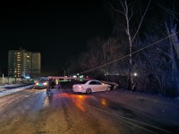 В городе Конаково "Мерседес" снёс фонарный столб - новости ТИА