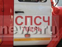 Под Тверью открытым огнём полыхает ангар - Новости ТИА