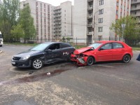 Два человека пострадали при столкновении иномарок в Твери - Новости ТИА