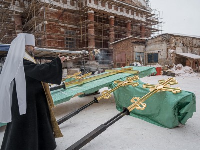 Митрополит Амвросий освятил купола Спасо-Преображенского собора в Торжке - новости ТИА
