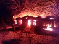 В Тверской области ночью на пожаре погиб мужчина, пострадавшую на другом происшествии женщину удалось спасти - Новости ТИА