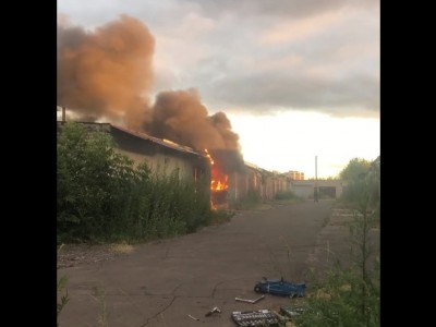 В Твери сгорел гараж с автомобилем ВАЗ - Новости ТИА
