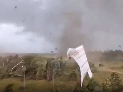 При прохождении торнадо в Тверской области скорость ветра могла быть 90 м/с - новости ТИА