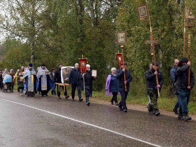 В Тверской области прошёл крестный ход к месту взорванного монастыря  - новости ТИА