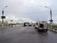 Мост через Тьмаку перекрыли из-за подозрительного пакета - Новости ТИА