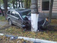 В Твери столкнулись «Джип», «Рено» и линия электропередачи - Новости ТИА