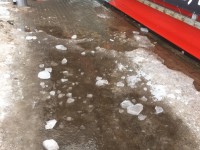 В Кимрах глыба льда упала на девушку - Новости ТИА