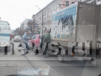 В Твери три автомобиля "догнали" друг друга - Новости ТИА